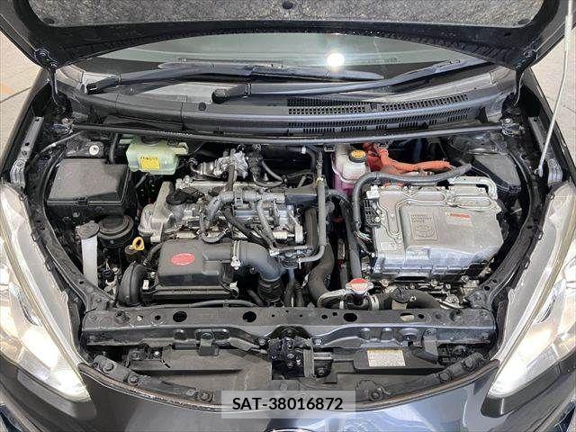Toyota AQUA 2016-11 7356799-24