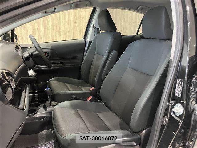 Toyota AQUA 2016-11 7356799-27