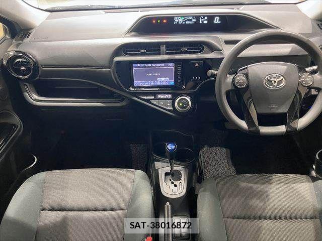 Toyota AQUA 2016-11 7356799-2