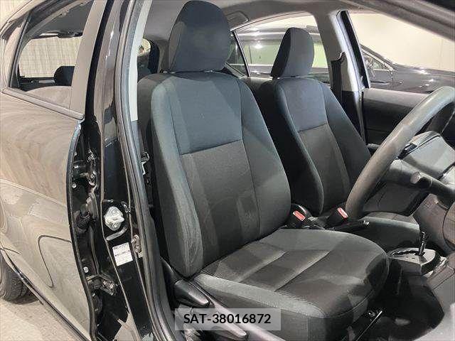 Toyota AQUA 2016-11 7356799-5