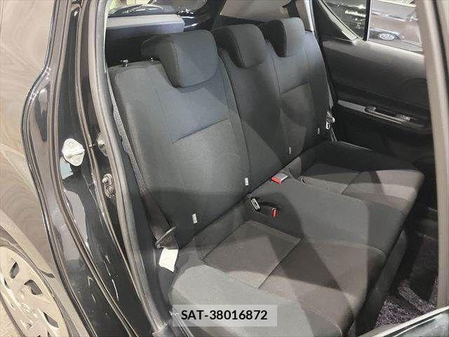 Toyota AQUA 2016-11 7356799-6
