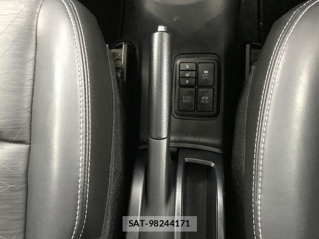 Toyota AQUA 2015-07 7356800-16