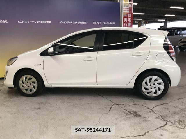 Toyota AQUA 2015-07 7356800-3