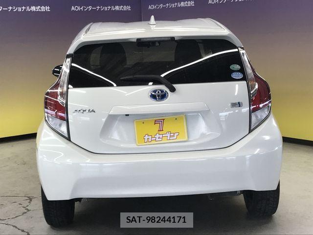 Toyota AQUA 2015-07 7356800-4