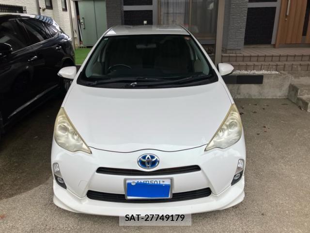 Toyota AQUA 2012-06 7356818-0