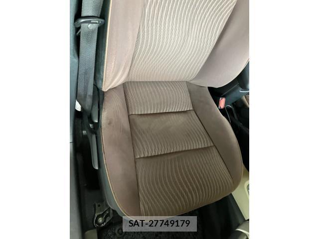 Toyota AQUA 2012-06 7356818-13
