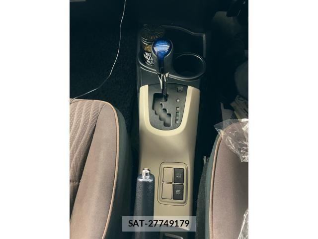 Toyota AQUA 2012-06 7356818-15