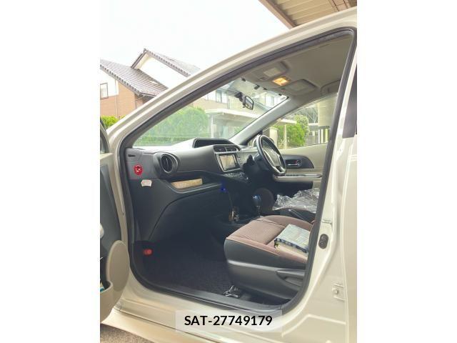Toyota AQUA 2012-06 7356818-18