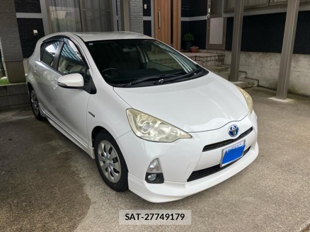 Toyota AQUA 2012-06 7356818-1
