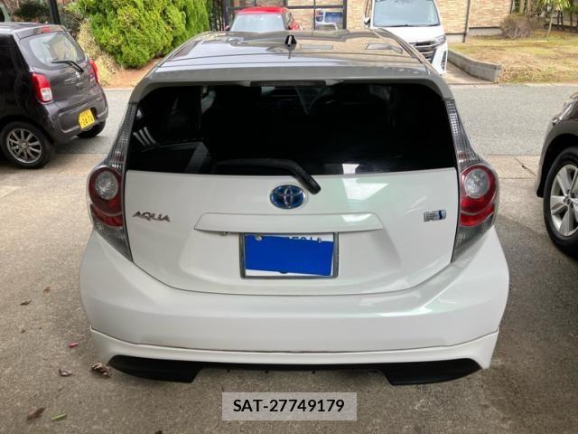 Toyota AQUA 2012-06 7356818-2