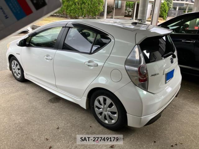 Toyota AQUA 2012-06 7356818-3