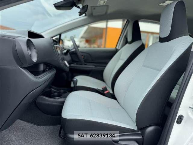 Toyota AQUA 2018-03 7356798-16