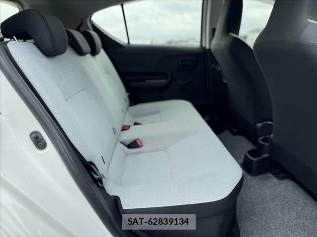 Toyota AQUA 2018-03 7356798-18