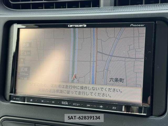 Toyota AQUA 2018-03 7356798-2