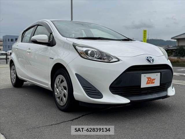 Toyota AQUA 2018-03 7356798-7