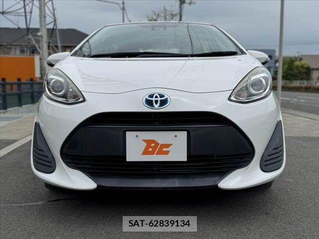 Toyota AQUA 2018-03 7356798-8