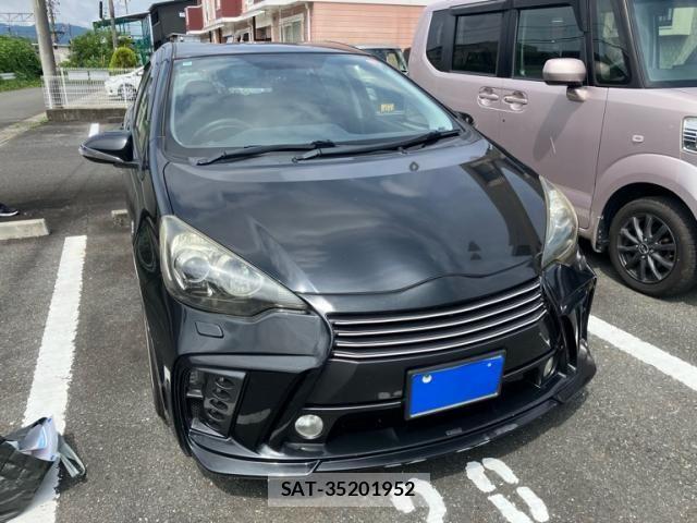 Toyota AQUA 2014-10 7356806-0
