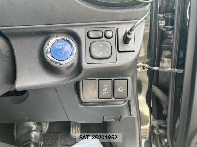 Toyota AQUA 2014-10 7356806-9