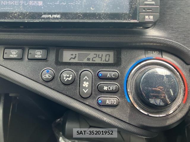 Toyota AQUA 2014-10 7356806-15