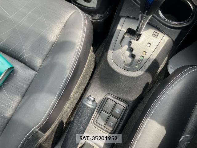 Toyota AQUA 2014-10 7356806-16