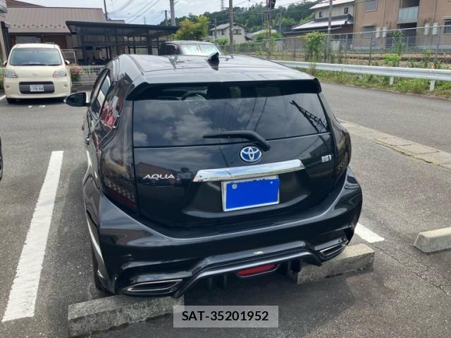 Toyota AQUA 2014-10 7356806-1