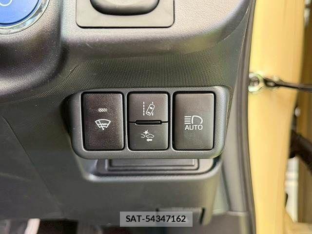 Toyota AQUA 2018-03 7356772-10