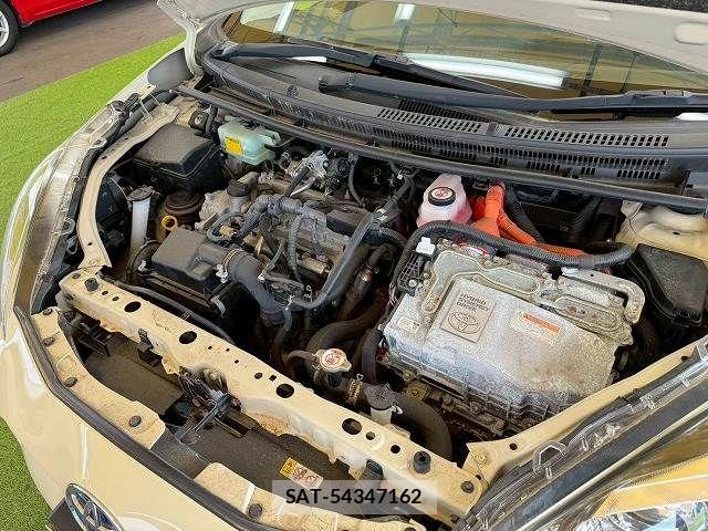 Toyota AQUA 2018-03 7356772-13