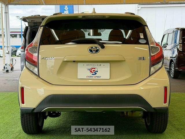 Toyota AQUA 2018-03 7356772-18