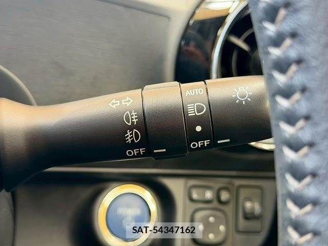Toyota AQUA 2018-03 7356772-6