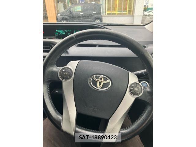 Toyota AQUA 2013-01 7356820-12