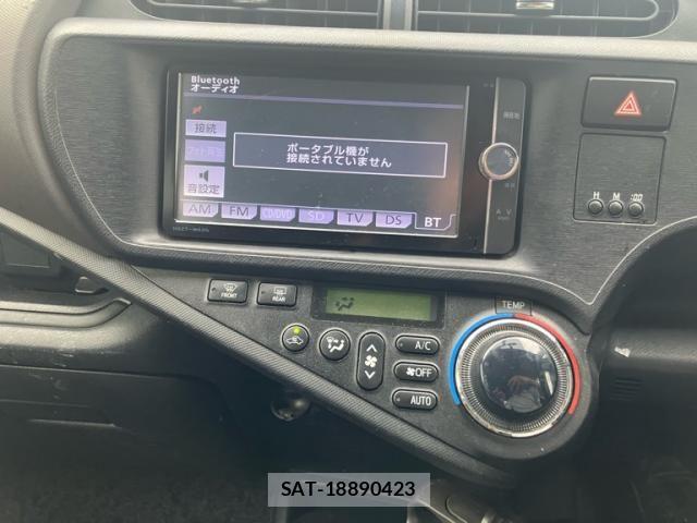 Toyota AQUA 2013-01 7356820-14