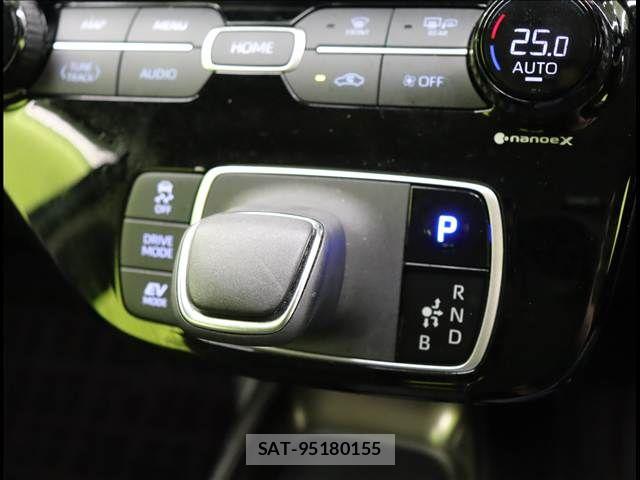 Toyota AQUA 2023-09 7356766-12