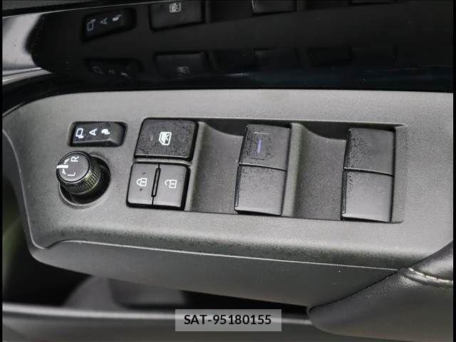Toyota AQUA 2023-09 7356766-19