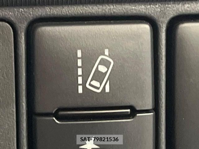 Toyota AQUA 2018-09 7356776-6