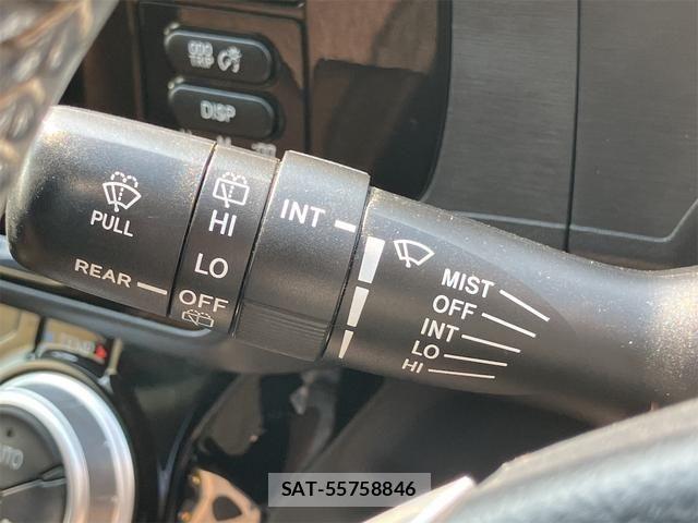 Toyota AQUA 2015-09 7356802-12
