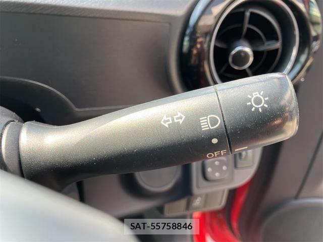 Toyota AQUA 2015-09 7356802-13
