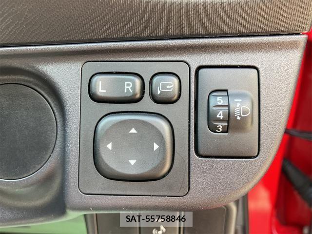 Toyota AQUA 2015-09 7356802-14