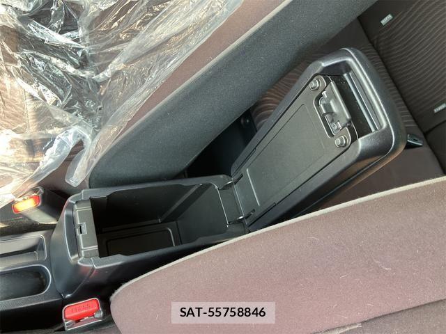 Toyota AQUA 2015-09 7356802-18