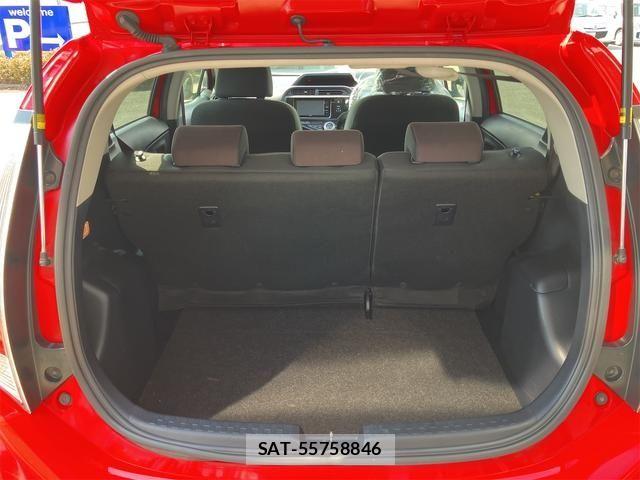 Toyota AQUA 2015-09 7356802-26