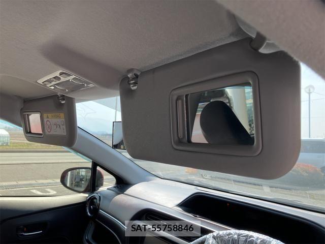 Toyota AQUA 2015-09 7356802-28