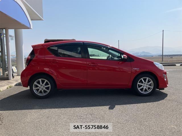 Toyota AQUA 2015-09 7356802-3