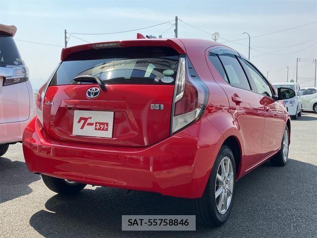 Toyota AQUA 2015-09 7356802-4
