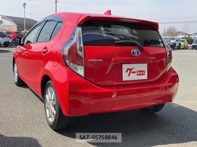 Toyota AQUA 2015-09 7356802-5