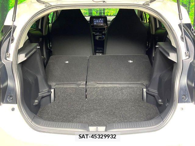 Toyota AQUA 2023-04 7356773-9