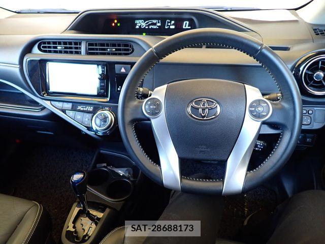 Toyota AQUA 2016-03 7356756-16