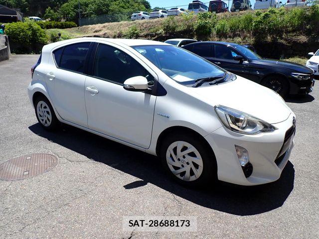 Toyota AQUA 2016-03 7356756-3