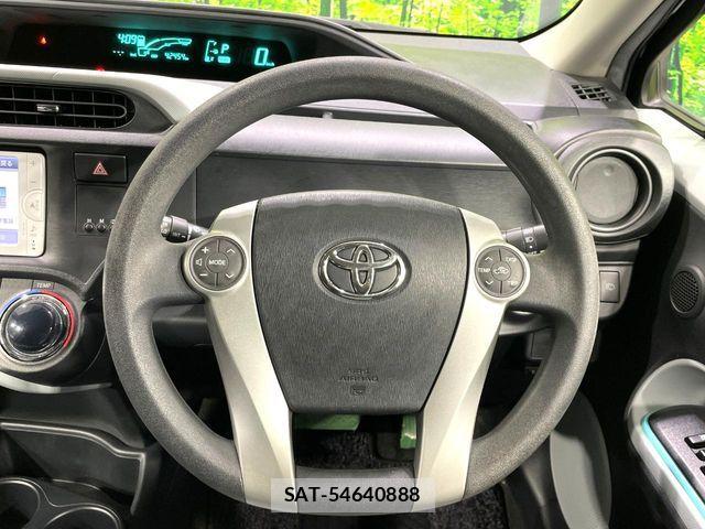 Toyota AQUA 2013-05 7356803-12