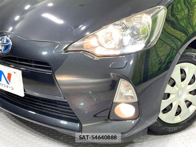 Toyota AQUA 2013-05 7356803-13
