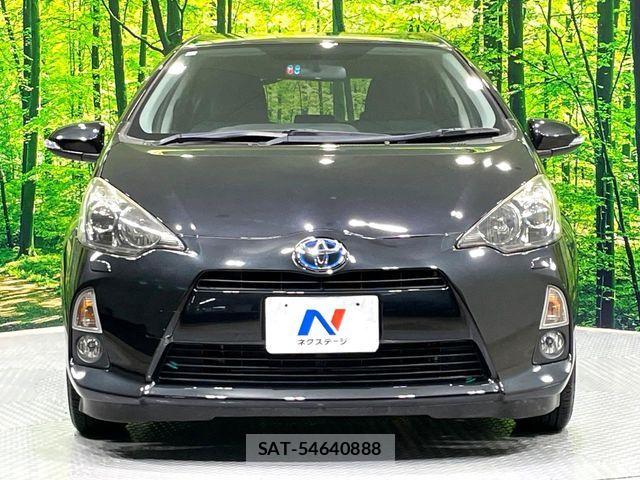 Toyota AQUA 2013-05 7356803-15