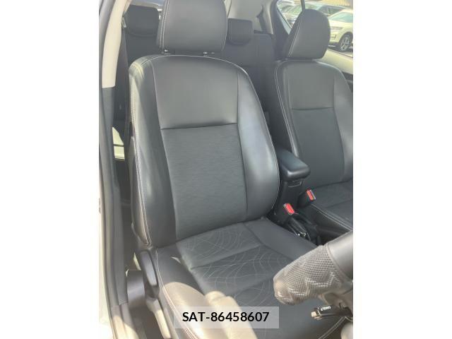 Toyota AQUA 2015-08 7356805-13
